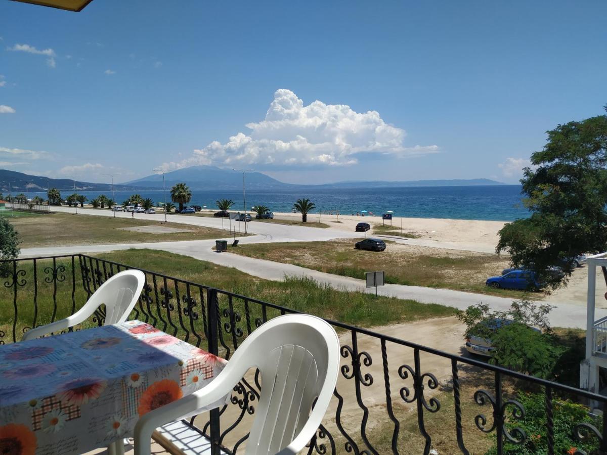 Thomas Vrasna Close To The Sea Extérieur photo